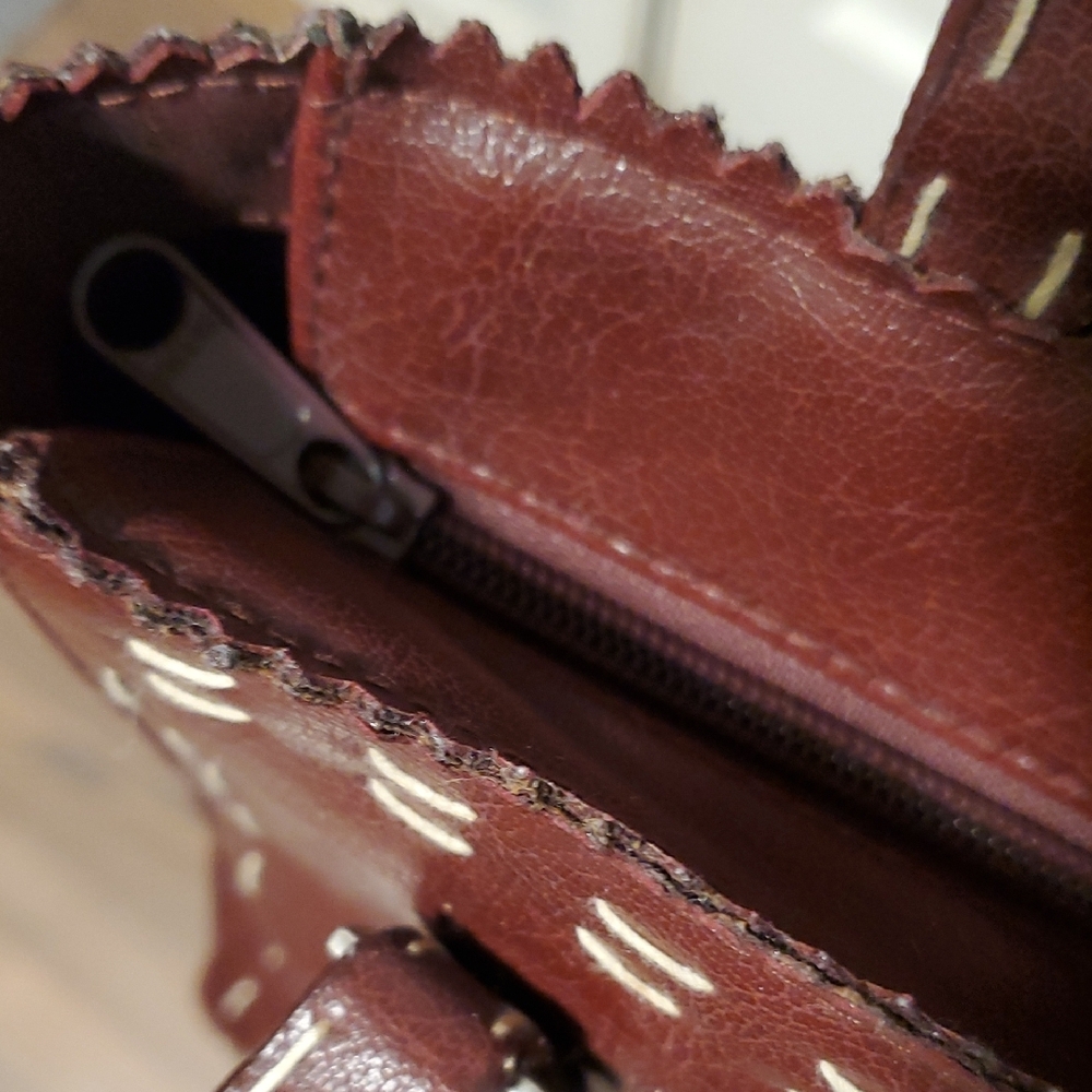 XOXO Rich Brown Shoulder Bag - Picture 6 of 10
